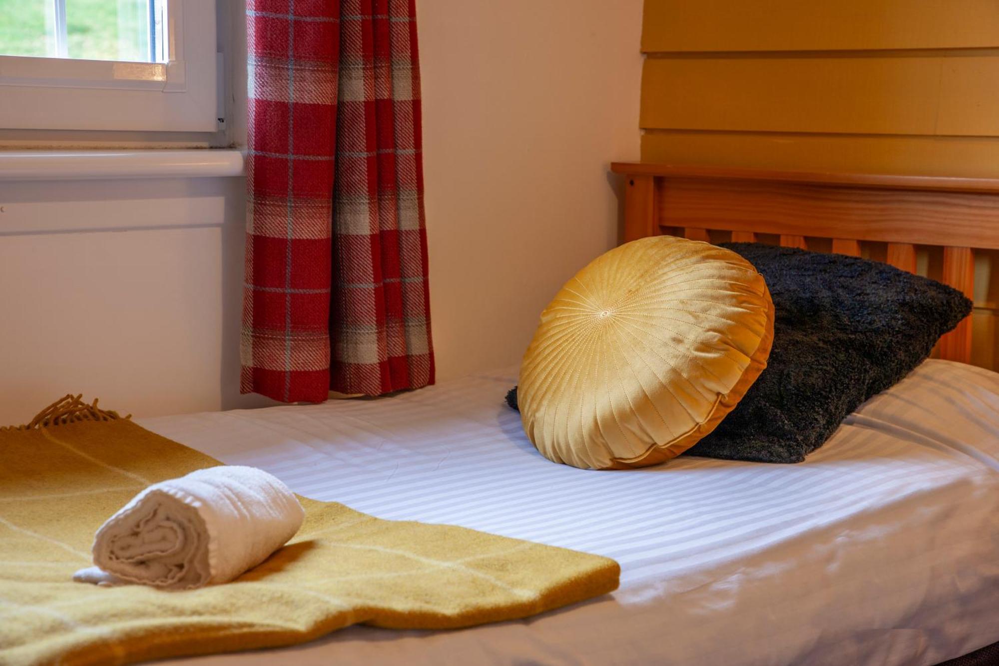 Appin Holiday Homes -Caravans, Lodges, Shepherds Hut And Train Carriage Stays Экстерьер фото