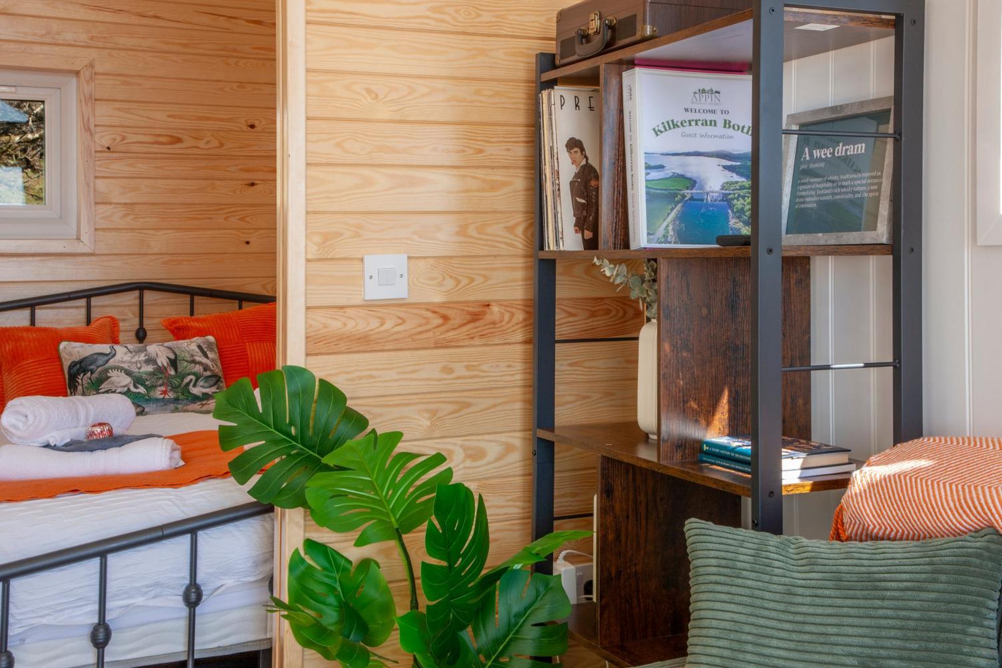 Appin Holiday Homes -Caravans, Lodges, Shepherds Hut And Train Carriage Stays Экстерьер фото
