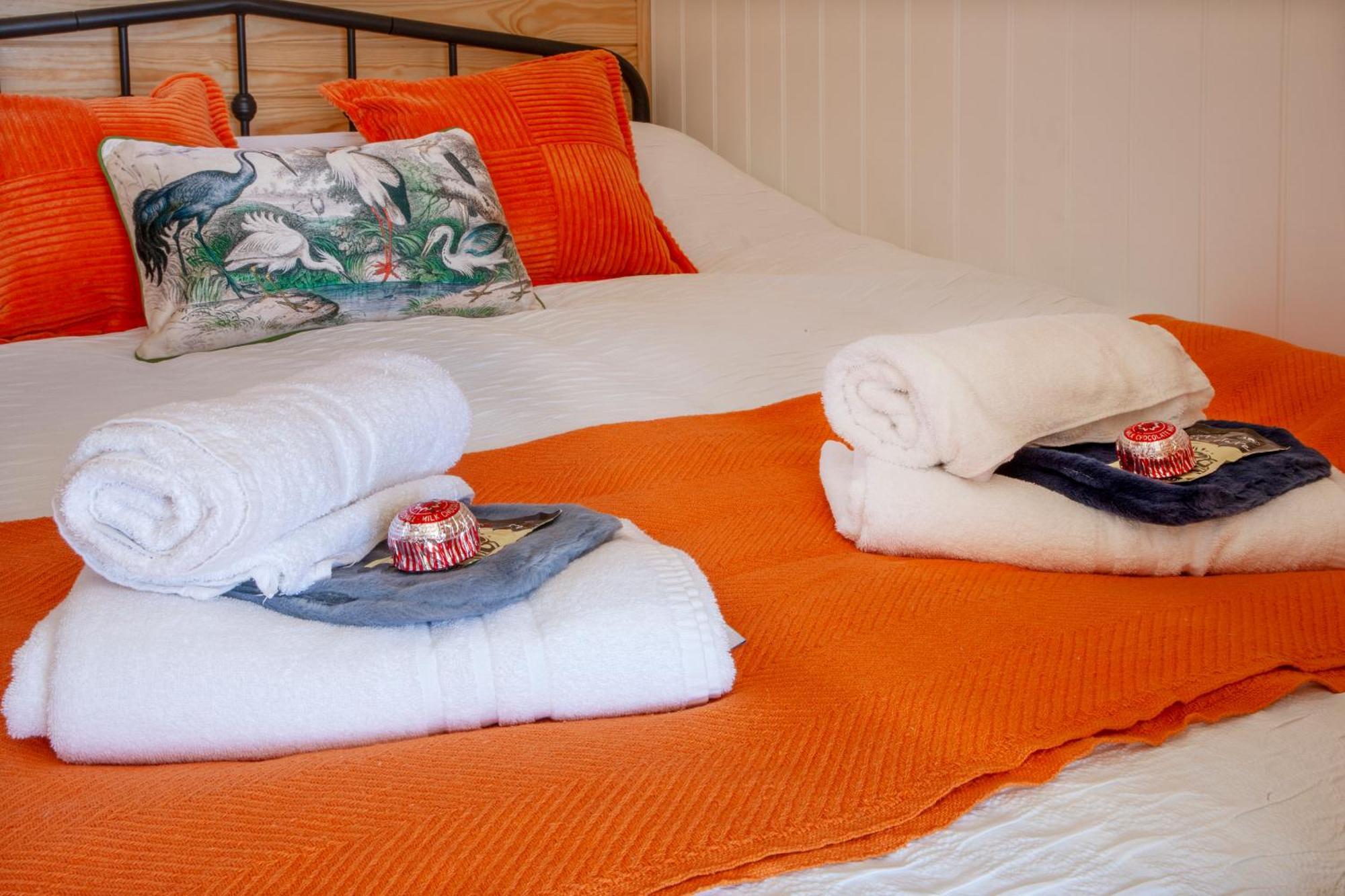 Appin Holiday Homes -Caravans, Lodges, Shepherds Hut And Train Carriage Stays Экстерьер фото