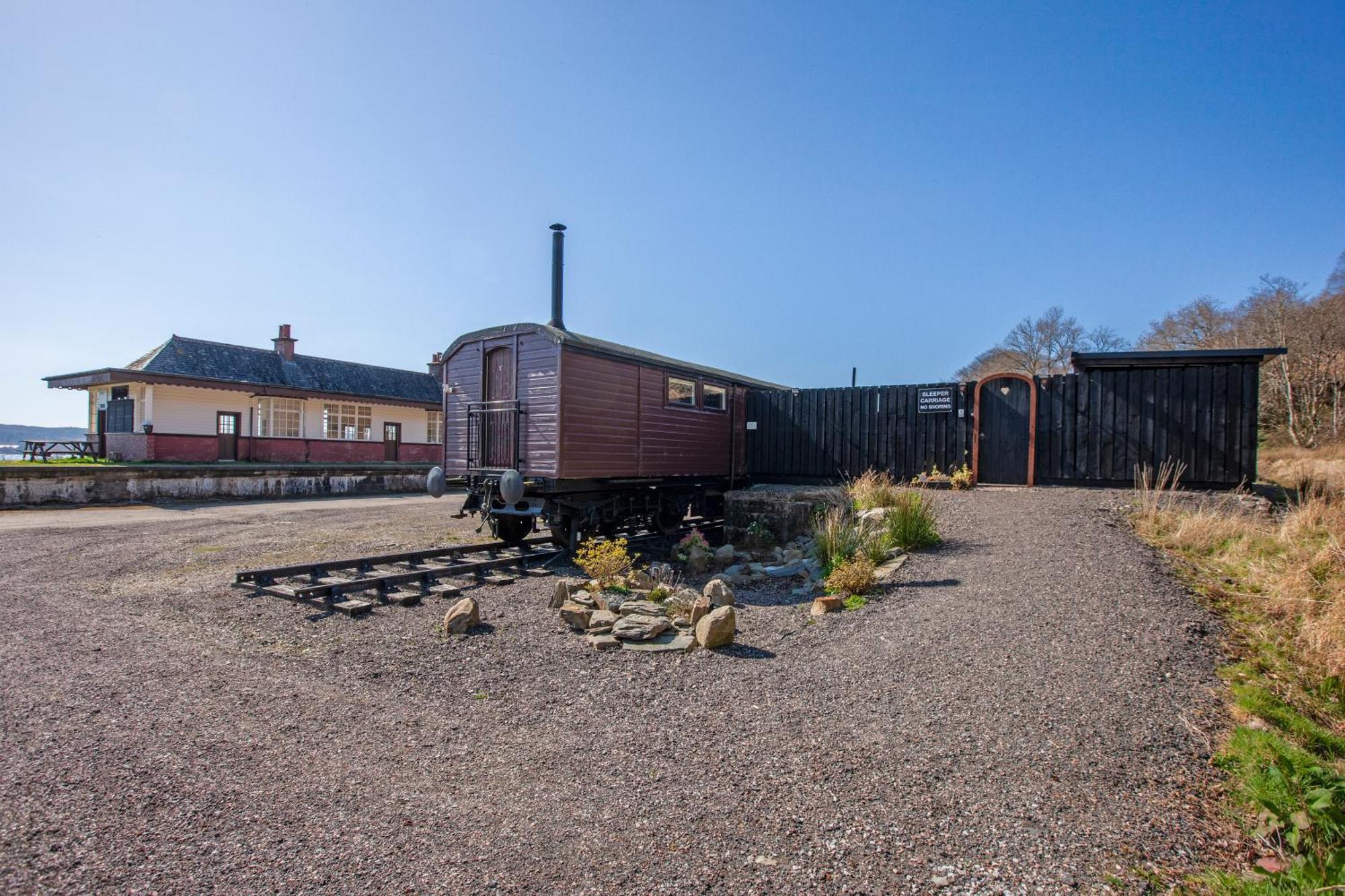 Appin Holiday Homes -Caravans, Lodges, Shepherds Hut And Train Carriage Stays Экстерьер фото